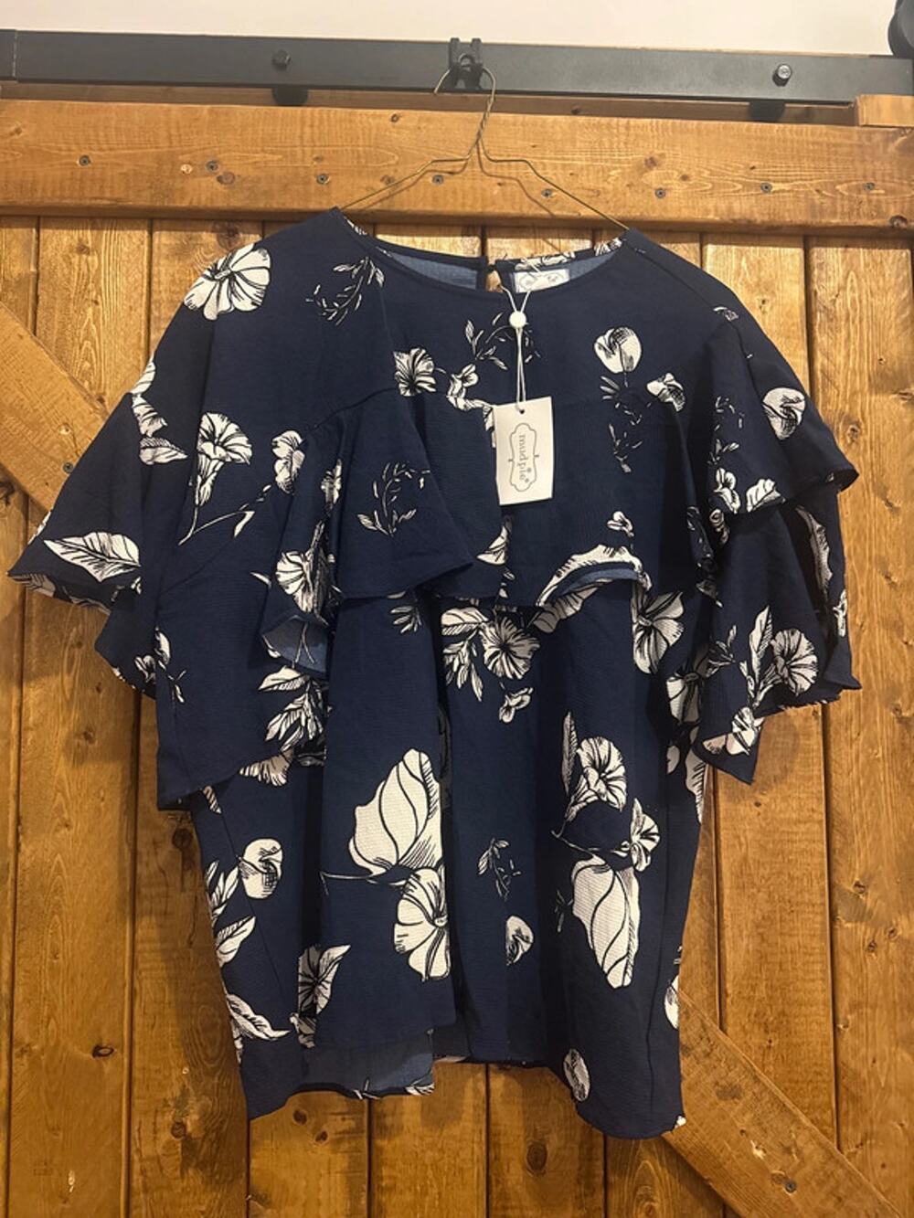 NWT MudPie, London flounce top navy size large Floral